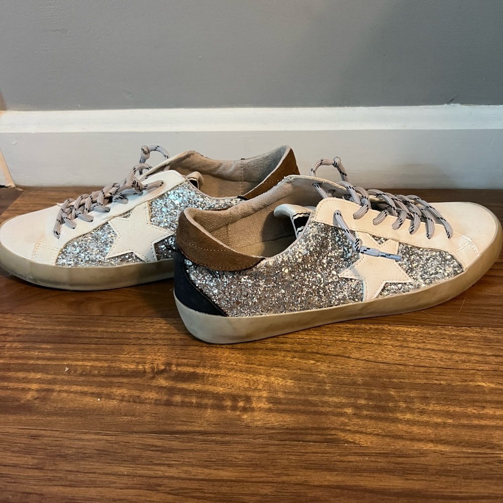 ShuShop low top sneakers. GUC.